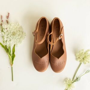 Adelisa & Co women’s Mary Jane Cosechas
